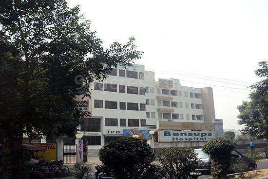 levis sector 12 dwarka