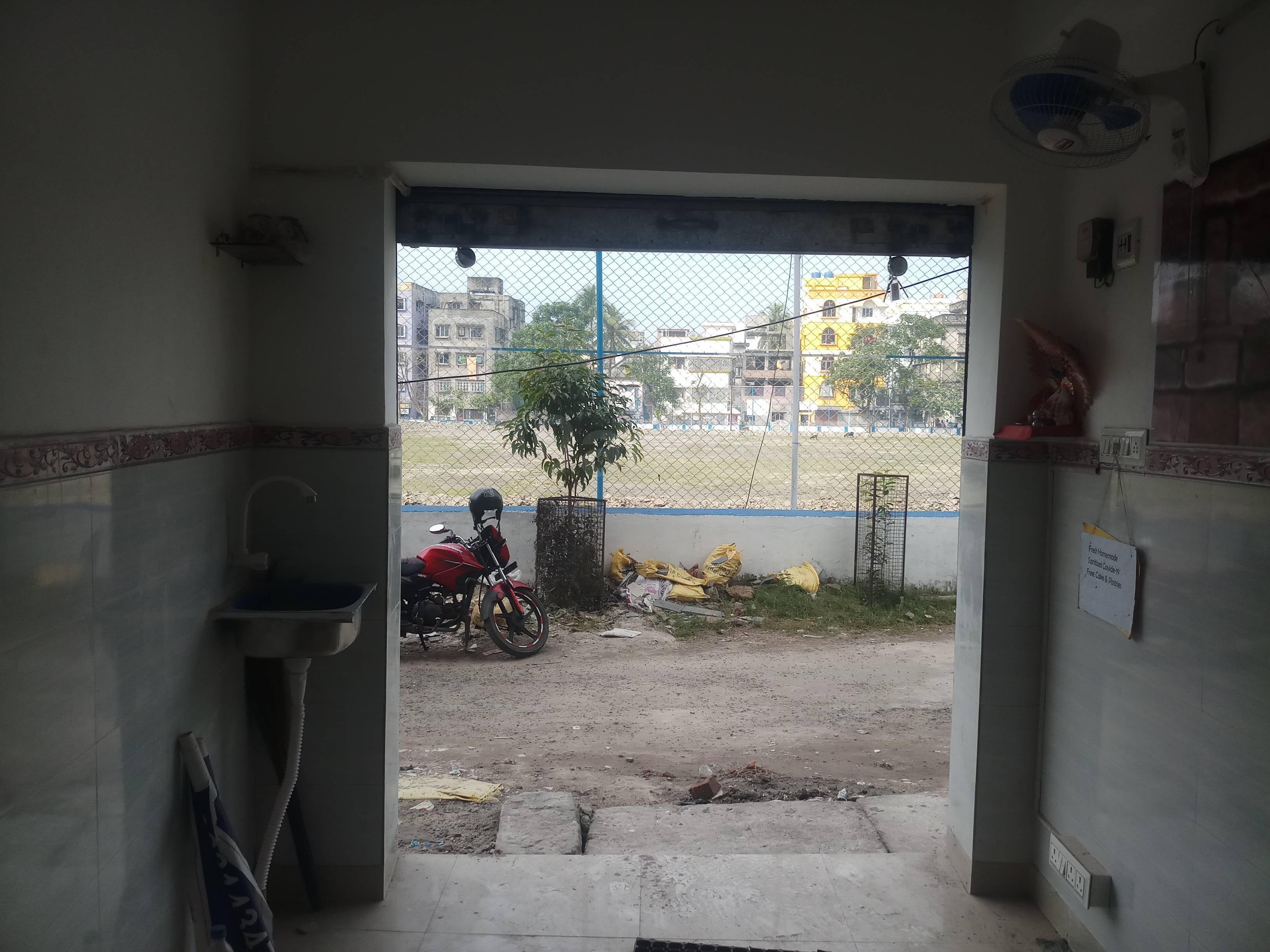 Shop for sale in Salt Lake - Sector 4 Kolkata North - 100 Sq. Ft.