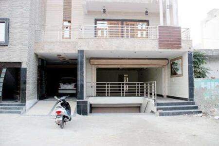 hero showroom narela