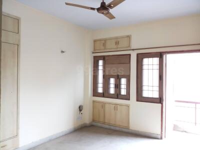 4 BHK Apartment / Flat for sale in Metropark Shaurya Apartments Sector ...