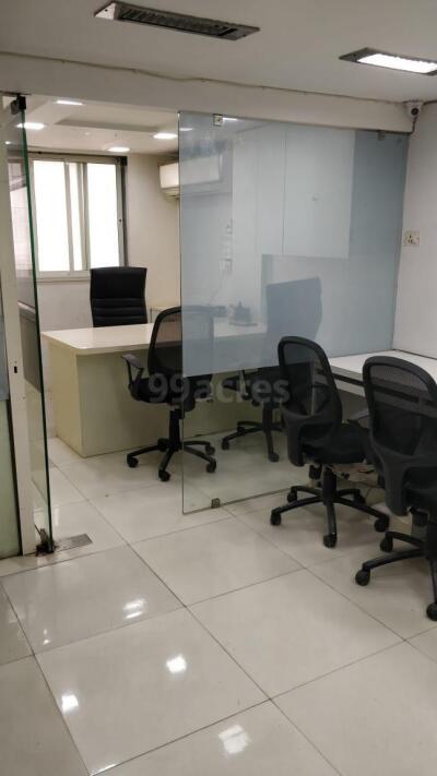 500 sq ft to 600 sq ft - Commercial property for rent in Worli, Mumbai