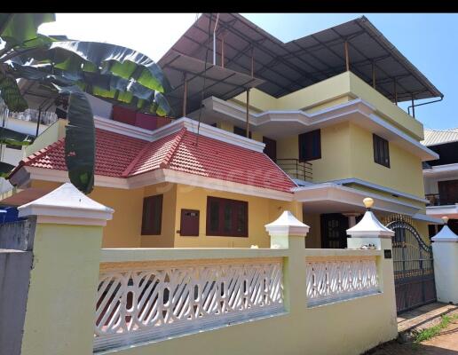 3 BHK House / Villa for sale in Ayyanthole Thrissur - 2000 Sq. Ft.